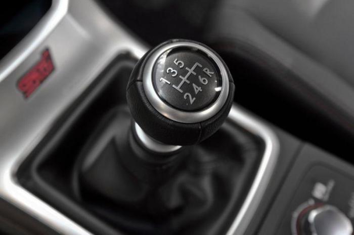 Common car manual transmission issues and solutions